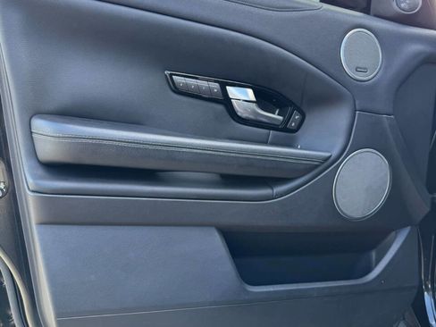 Used 2016 Land Rover Range Rover Evoque SE Premium image 34