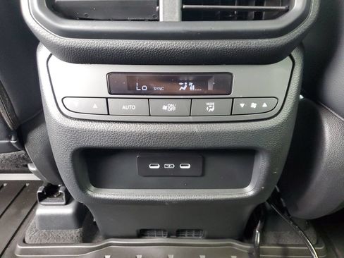 Used 2025 Honda Pilot EX-L image 12