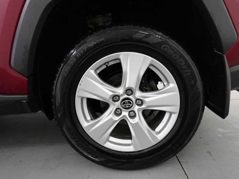 Used 2019 Toyota RAV4 XLE AWD/4WD image 9