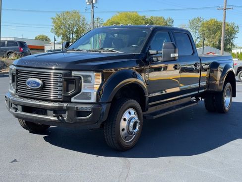Used 2022 Ford F450 Lariat w/ FX4 Off-Road Package image 4