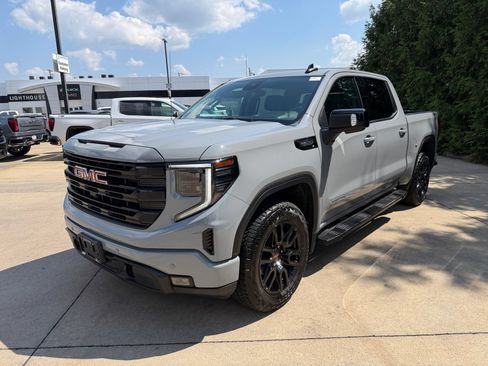 Used 2024 GMC Sierra 1500 Elevation w/ Elevation Premium Package AWD/4WD image 2