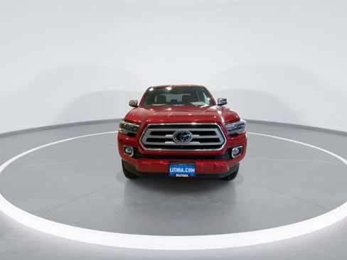Used 2022 Toyota Tacoma Limited image 3