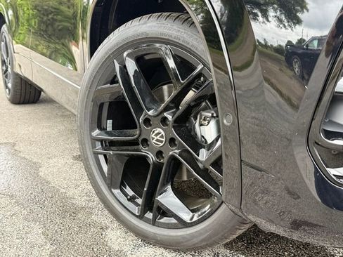 New 2026 Volkswagen Tiguan SE R-Line image 2