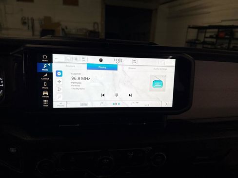 Used 2024 Jeep Wrangler Unlimited image 18