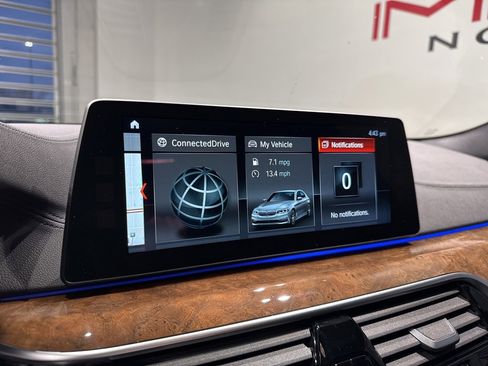 Used 2018 BMW M550i xDrive w/ Driving Assistance Package image 19