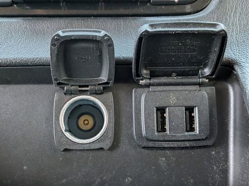 Used 2016 Chevrolet Suburban LS image 18