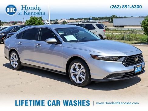 Used 2025 Honda Accord LX image 7