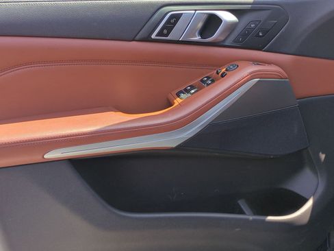 Used 2022 BMW X5 sDrive40i w/ Executive Package image 14