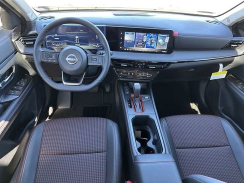 New 2026 Nissan Kicks SR w/ SR Premium Package FWD image 16