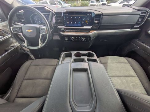 Used 2022 Chevrolet Silverado 1500 LT AWD/4WD image 18