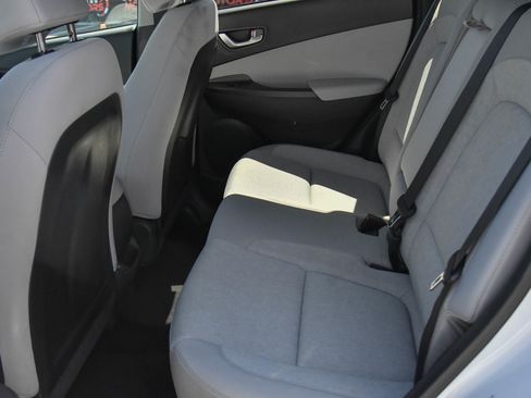 Used 2023 Hyundai Kona SE image 33