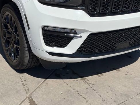 Used 2023 Jeep Grand Cherokee Summit image 6