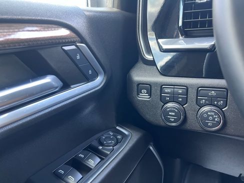 Used 2024 Chevrolet Silverado 1500 RST w/ Z71 Off-Road Package AWD/4WD image 19