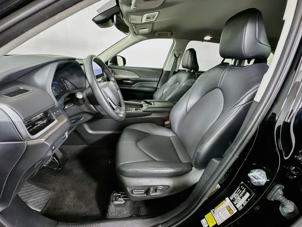 Used 2025 Toyota Grand Highlander FWD image 21