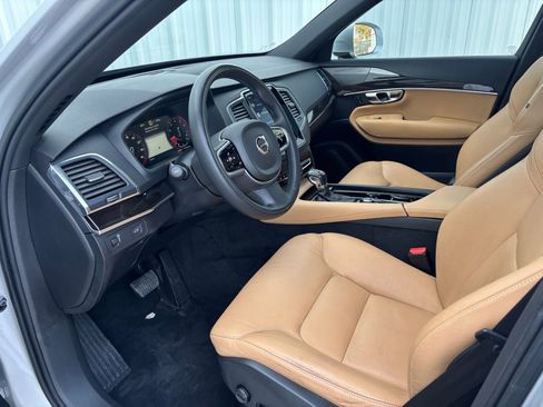 Used 2019 Volvo XC90 T6 Momentum image 15