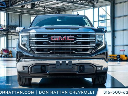 Used 2025 GMC Sierra 1500 SLT AWD/4WD image 38
