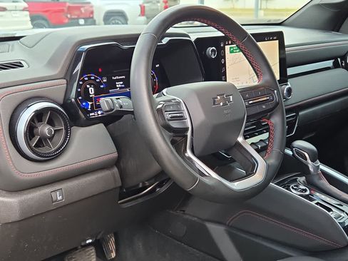 Used 2024 Chevrolet Colorado Z71 w/ Z71 Convenience Package 2 image 10