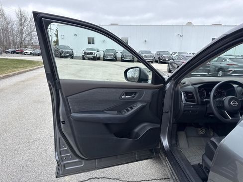 Used 2023 Nissan Rogue SV AWD/4WD image 11