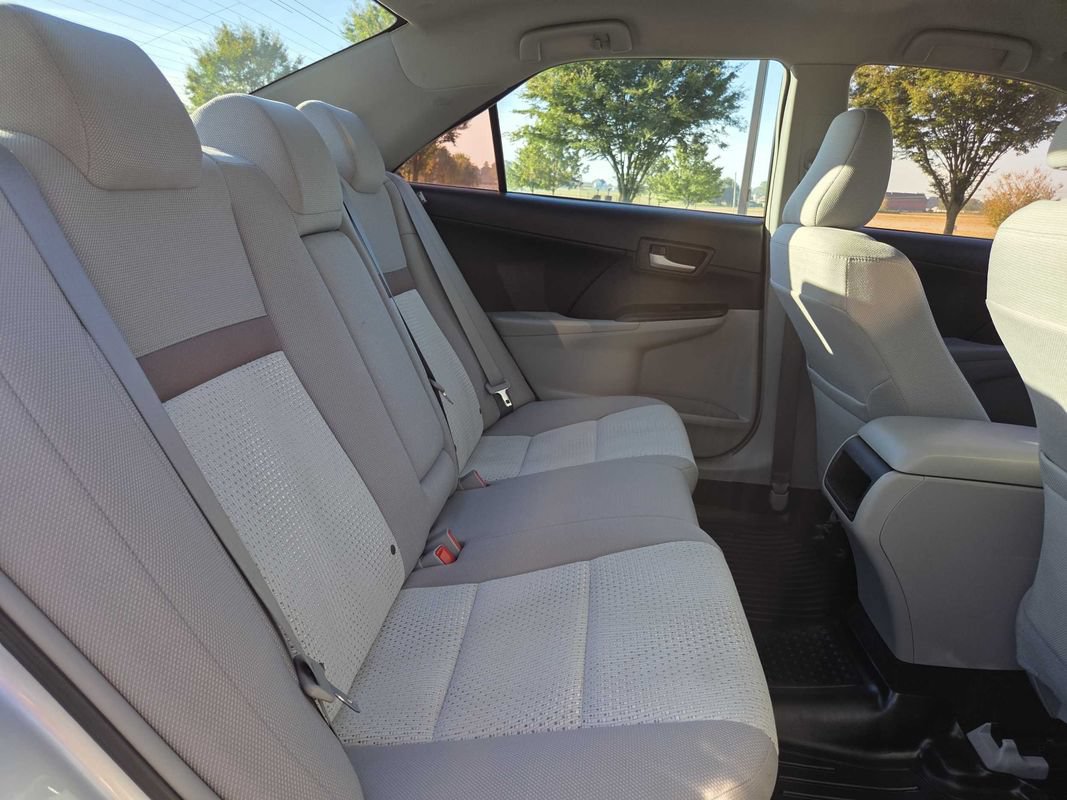 Used 2014 Toyota Camry LE FWD image 13