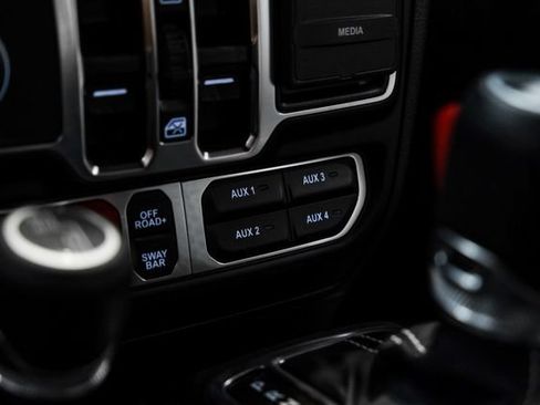 Used 2025 Jeep Wrangler Unlimited Rubicon w/ Safety Group AWD/4WD image 71