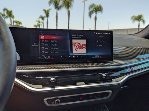 Used 2024 BMW X5 M60i w/ Climate Comfort Package image 24