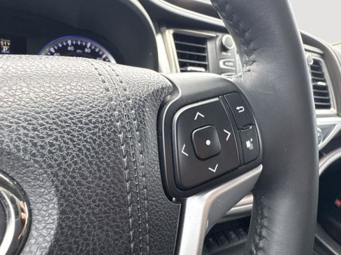 Used 2016 Toyota Highlander Limited image 20