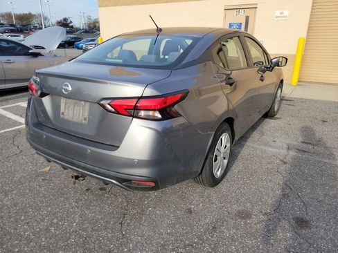 Used 2020 Nissan Versa S image 3