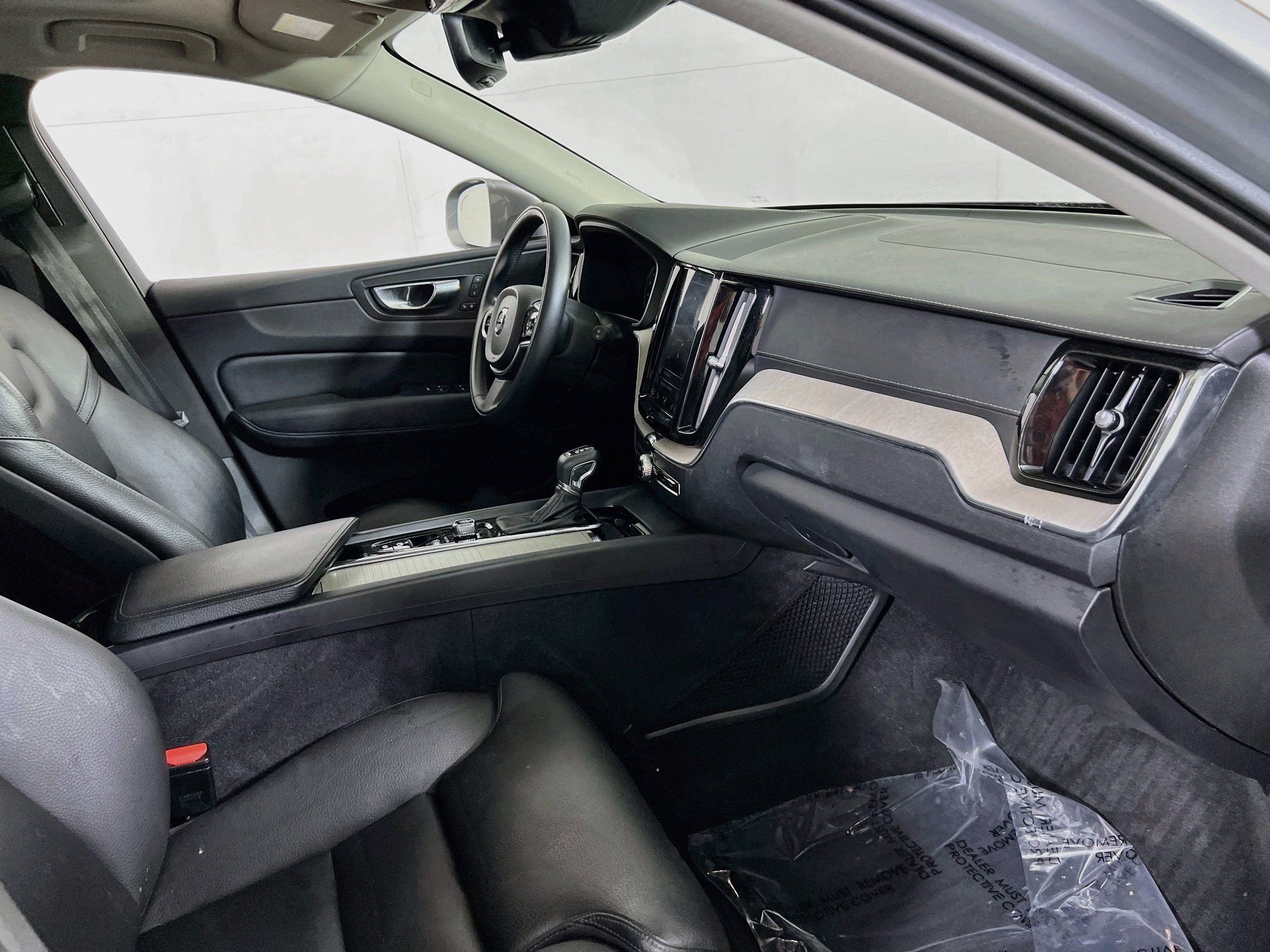 Used 2018 Volvo XC60 T5 Inscription w/ Convenience Package AWD/4WD image 30