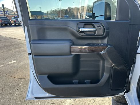 Used 2022 GMC Sierra 2500 SLE w/ SLE Value Package; image 11