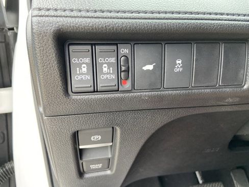 Used 2025 Honda Odyssey Sport-L image 48