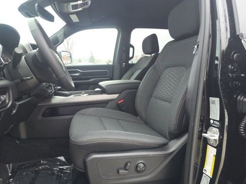 New 2026 RAM 1500 4x4 Crew Cab image 9
