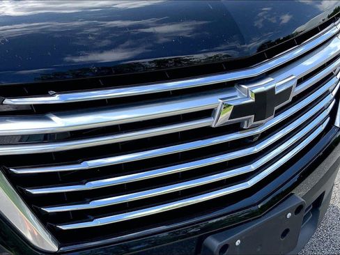 Used 2023 Chevrolet Traverse Premier w/ LPO, Floor Liner Package AWD/4WD image 31