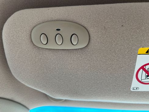 Used 2001 Toyota Avalon XLS image 50