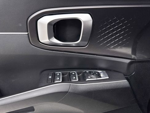 Used 2022 Kia Sorento LX image 26
