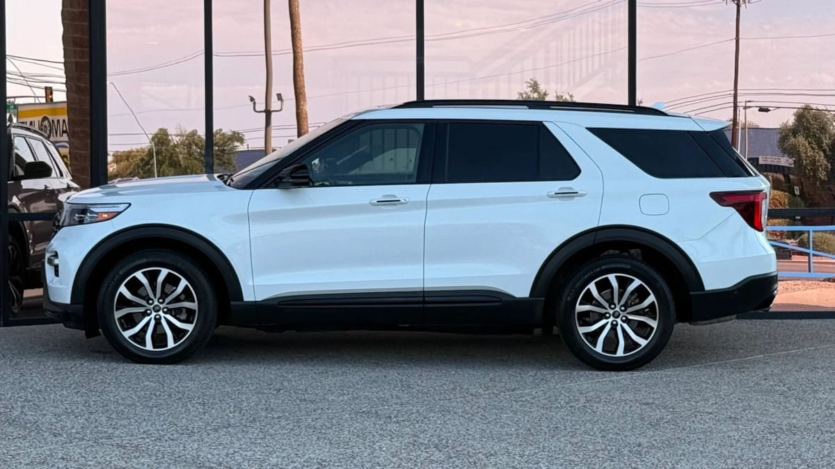 Used 2020 Ford Explorer ST w/ Premium Technology Package AWD/4WD image 4