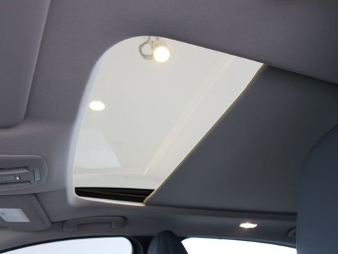 Used 2024 Nissan Ariya AWD image 18