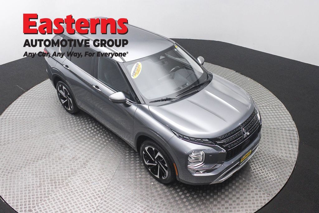 Used 2024 Mitsubishi Outlander SE AWD/4WD image 5