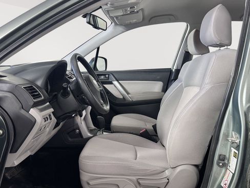 Used 2016 Subaru Forester 2.5i w/ Alloy Wheel Package image 5