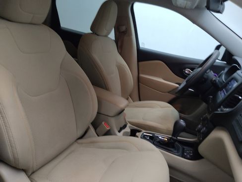Used 2020 Jeep Cherokee Latitude image 21