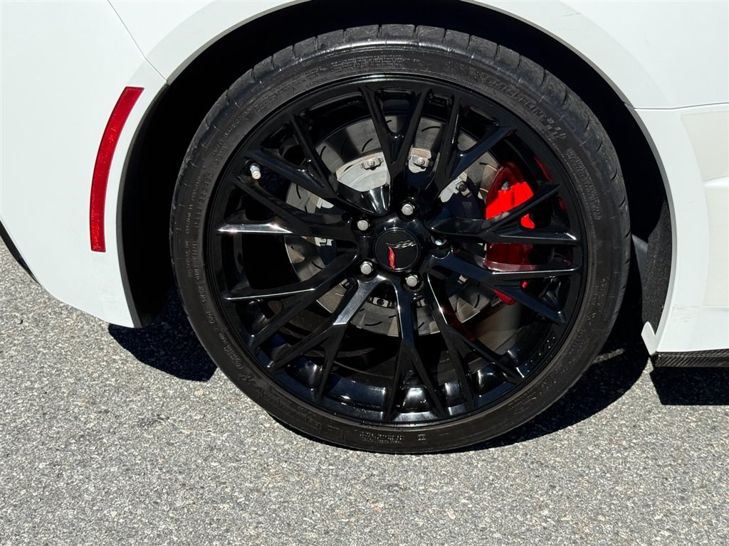 Used 2019 Chevrolet Corvette Z06 RWD image 35