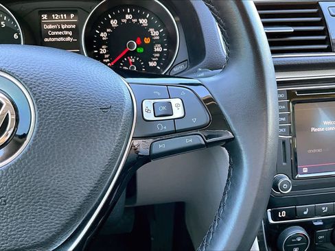 Used 2018 Volkswagen Passat 2.0T SE image 24