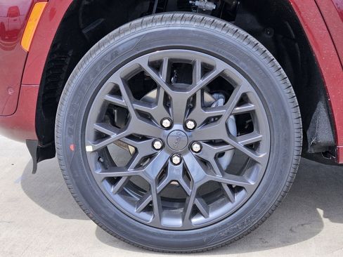 New 2026 Jeep Grand Cherokee Summit AWD/4WD image 12