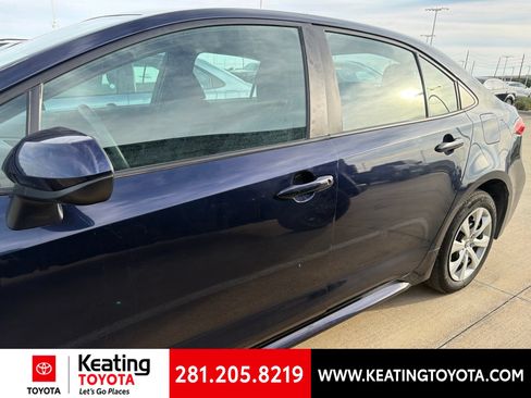 Used 2025 Toyota Corolla LE FWD image 6