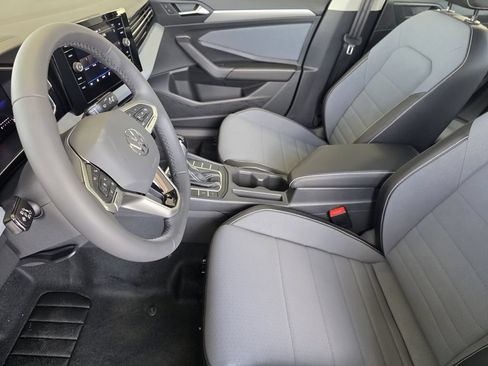 New 2026 Volkswagen Jetta SE FWD image 11
