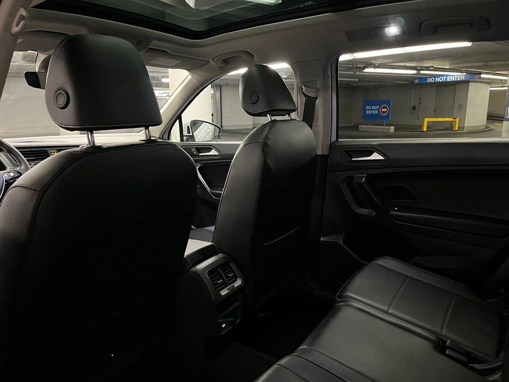 Used 2021 Volkswagen Tiguan SEL w/ 2-Row Tiguan MDO Package AWD/4WD image 23