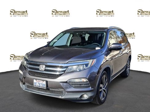 Used 2018 Honda Pilot Touring image 1