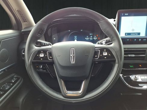 Used 2025 Lincoln Corsair Reserve AWD/4WD image 16