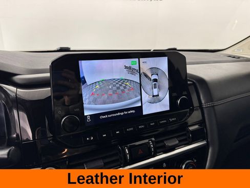 Used 2023 Nissan Pathfinder Platinum w/ Cargo Package image 5