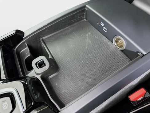 Used 2024 Volvo S60 T8 Plus w/ Climate Package image 27