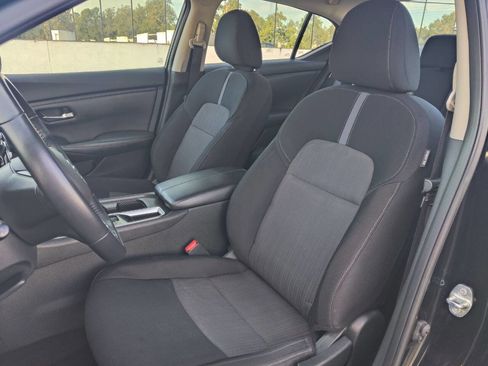 Used 2020 Nissan Sentra SV w/ Lighting Package image 17